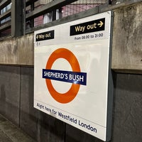 Photo taken at Shepherd&amp;#39;s Bush Railway Station (SPB) by ooYOYAEoo on 9/27/2023