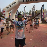 Photo taken at The Color Run Singapore by Equilibirum K. on 8/23/2015