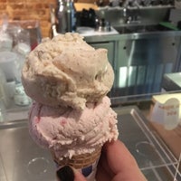 Photo taken at Brooklyn Ice Cream Factory - Greenpoint by Frances B. on 11/4/2018