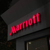 Foto diambil di Stamford Marriott Hotel &amp;amp; Spa oleh Jason K. pada 6/17/2022