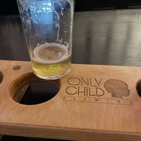 Foto diambil di Only Child Brewing oleh Jeremy C. pada 1/25/2022