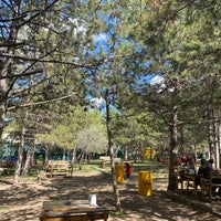 Das Foto wurde bei The Beer Garden von Tolga B. am 4/10/2022 aufgenommen