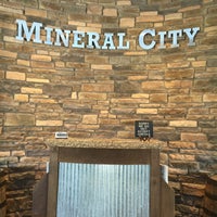 Das Foto wurde bei Mineral City Mill &amp;amp; Grill von Larry M. am 5/5/2016 aufgenommen