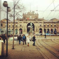 Zurich Hauptbahnhof City 人の訪問者 から 235個のtips 件 Zurich Hauptbahnhof City 人の訪問者 から 235個のtips 件