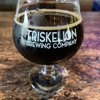 8/6/2021 tarihinde Ryan F.ziyaretçi tarafından Triskelion Brewing Company'de çekilen fotoğraf