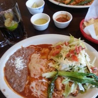 Photo taken at Tacos Sinaloa by Eric Jonathan D. on 9/21/2013