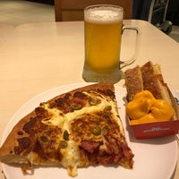 Photo taken at Pizza Hut by Helder C. on 3/9/2018