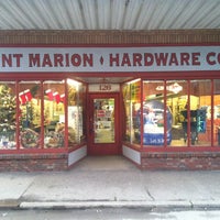 Foto tirada no(a) Point Marion Hardware por Michael S. em 12/20/2012
