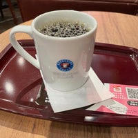 Photo taken at EXCELSIOR CAFFÉ by Masakazu U. on 5/2/2023