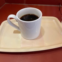 Photo taken at Caffè Veloce by Masakazu U. on 3/25/2023