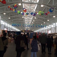 Photo taken at West Coast Craft by Yui on 12/7/2014