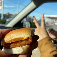 Photo taken at White Castle by Yui on 12/5/2021
