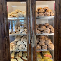 Photo taken at El Bolillo Bakery by Yui on 4/12/2024