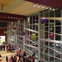 Снимок сделан в Southern Kentucky Performing Arts Center (SKyPAC) пользователем Sara S. 12/19/2012