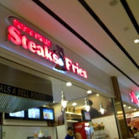 รูปภาพถ่ายที่ Steak &amp;amp; Fries South Philly โดย Sedef A. เมื่อ 10/1/2012