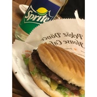 Photo taken at Ham-Burger by Şiriiiin on 5/4/2018