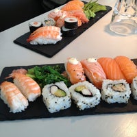 Foto diambil di Sushi&amp;#39;N&amp;#39;Roll oleh Jemina L. pada 4/9/2013