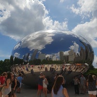 Photo taken at Millennium Monument in Wrigley Square by Hugo A. on 9/2/2018