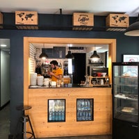 Photo prise au Awake Coffee &amp; Espresso par M. Serdar K. le5/26/2019
