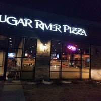 รูปภาพถ่ายที่ Sugar River Pizza โดย Joey R. เมื่อ 1/27/2018