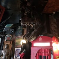 10/24/2021 tarihinde Joey R.ziyaretçi tarafından Jekyll and Hyde Pub'de çekilen fotoğraf