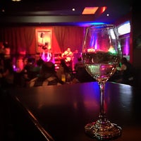 รูปภาพถ่ายที่ Muleiro&amp;#39;s Lounge Jazz Venue โดย Megumi เมื่อ 8/3/2014