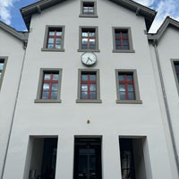 รูปภาพถ่ายที่ Universität • Liechtenstein โดย Regina B. เมื่อ 5/19/2024