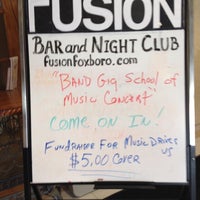 Снимок сделан в Fusion Bar &amp;amp; Night Club пользователем Jessica H. 1/27/2014