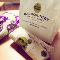 Foto tirada no(a) Backcountry Delicatessen por Bushbaby em 7/10/2016