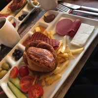 Foto diambil di Saklı Cafe Restaurant oleh Nergis G. pada 12/14/2018