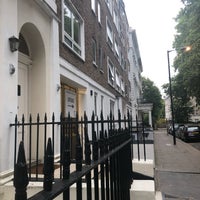 Photo taken at QueensboroughTerrace by nanadh on 8/5/2019