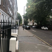 Photo taken at QueensboroughTerrace by nanadh on 8/5/2019