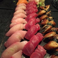 Foto tirada no(a) Yuki Yama Sushi por Stuart C. em 3/7/2015