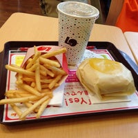Photo taken at Lotteria by Tomo A. on 12/14/2013