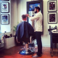 Foto scattata a Sharper Of Sweden Barbershop da Cai B. il 10/3/2012