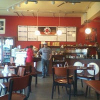 10/4/2012 tarihinde Maggie M.ziyaretçi tarafından Mars Cafe'de çekilen fotoğraf