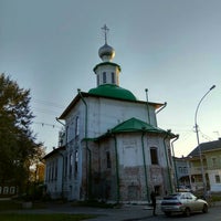 Photo taken at Храм Покрова Пресвятой Богородицы на торгу by Viacheslav on 8/6/2016