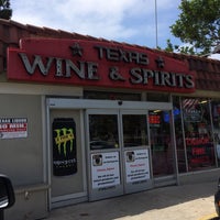8/9/2014 tarihinde Holly M.ziyaretçi tarafından Texas Wine &amp;amp; Spirits'de çekilen fotoğraf