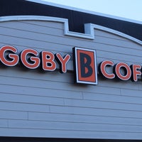 Foto tomada en Biggby Coffee  por Chad B. el 9/26/2013