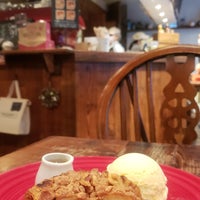 Photo taken at Granny Smith Apple Pie &amp;amp; Coffee by Lorraine Y. on 11/18/2022