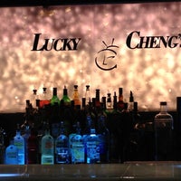 Foto tomada en Lucky Cheng&amp;#39;s  por Kristin T. el 11/17/2012