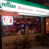 Foto scattata a Avellino Ristorante &amp;amp; Pizzeria da Richard T. il 1/18/2014