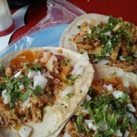 Photo taken at Tacos El Primo Y El Felino by Gil B. on 9/28/2012