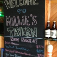รูปภาพถ่ายที่ Millie&amp;#39;s Tavern โดย Scott D. เมื่อ 4/19/2013