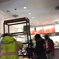 Photo taken at Chipotle Mexican Grill by OYAM on 2/23/2020