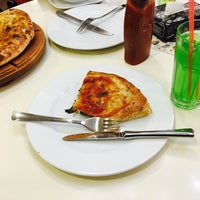 Photo taken at Tashir Pizza by Zahra G. on 8/16/2016
