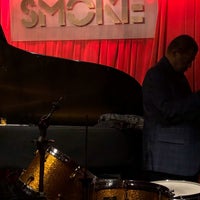 Foto scattata a Smoke Jazz &amp;amp; Supper Club da Tim C. il 1/1/2020