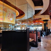 Photo taken at The Cheesecake Factory by Gary Q. on 10/13/2019