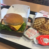Photo taken at Chick-fil-A by AN🇶🇦 on 6/29/2017