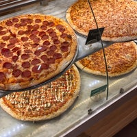 Снимок сделан в New York Pizza пользователем Ronald Z. 3/8/2023